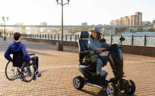 verschil scootmobiel en rolstoel